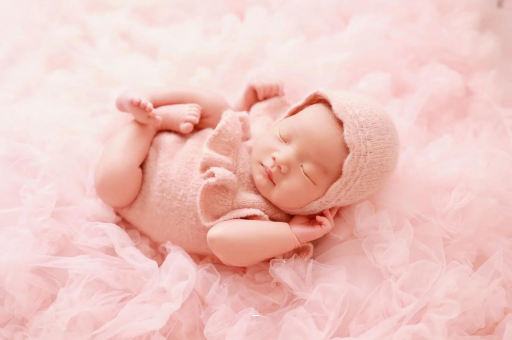 广州代怀试管生子两个月宝宝长牙